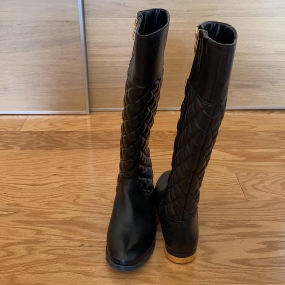 Vince Camuto black quilted leather riding boots 6 - Picture 6 of 12